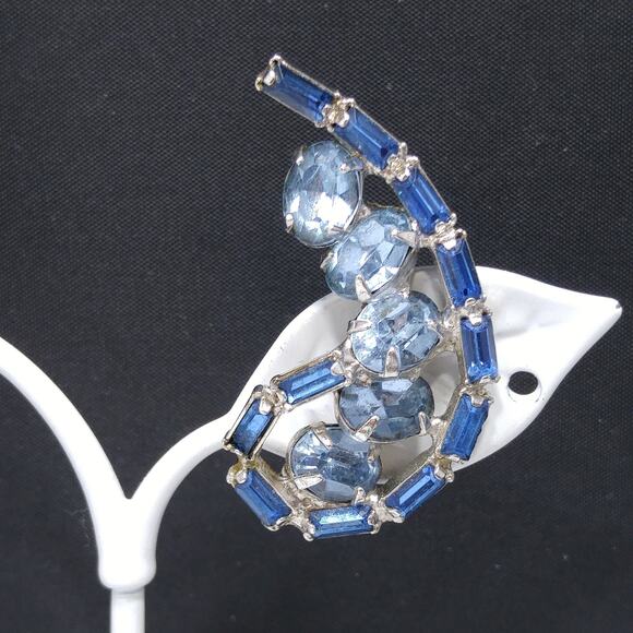Vintage 1960s Light Blue Rhinestone Ear Climber Clip Earrings, Rhodium Plated - Picture 5 of 10